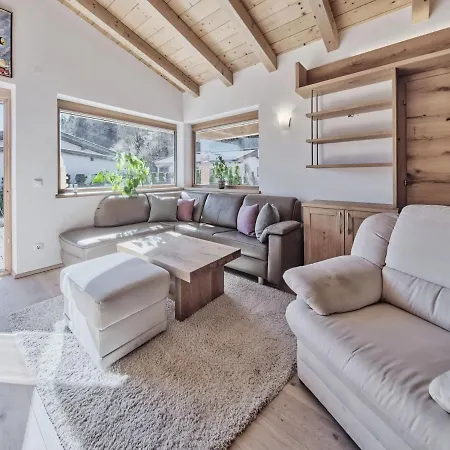 12 Im Kirchdorf בית נופש *